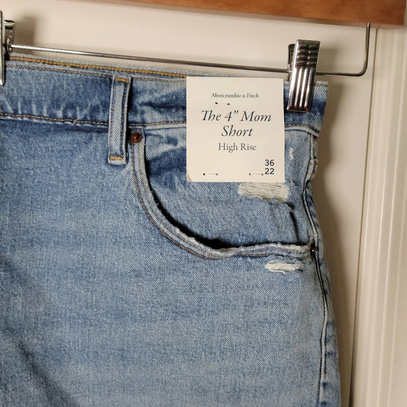 Abercrombie & Fitch The 4" Mom Short High Rise | NWT | Size 36/22 - Picture 2 of 5